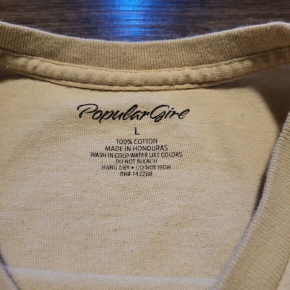 Popular Girl Vacay Vibes The World is Yours 1998 Graphic Tee Shirt Size Large - Picture 3 of 5